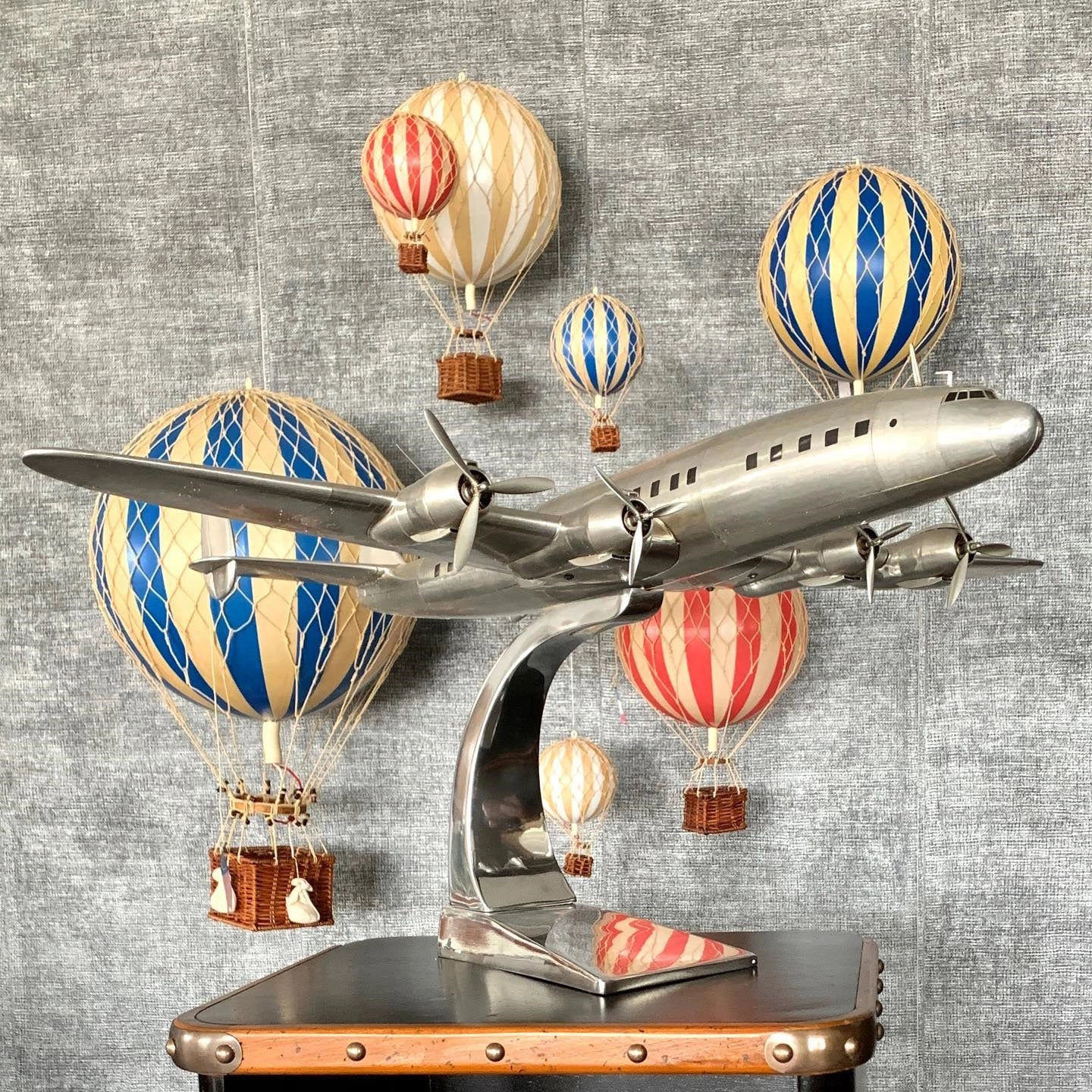 Authentic Models Royal Aero. Red Hearts - Hot Air Balloon Hanging Decor - 56cm