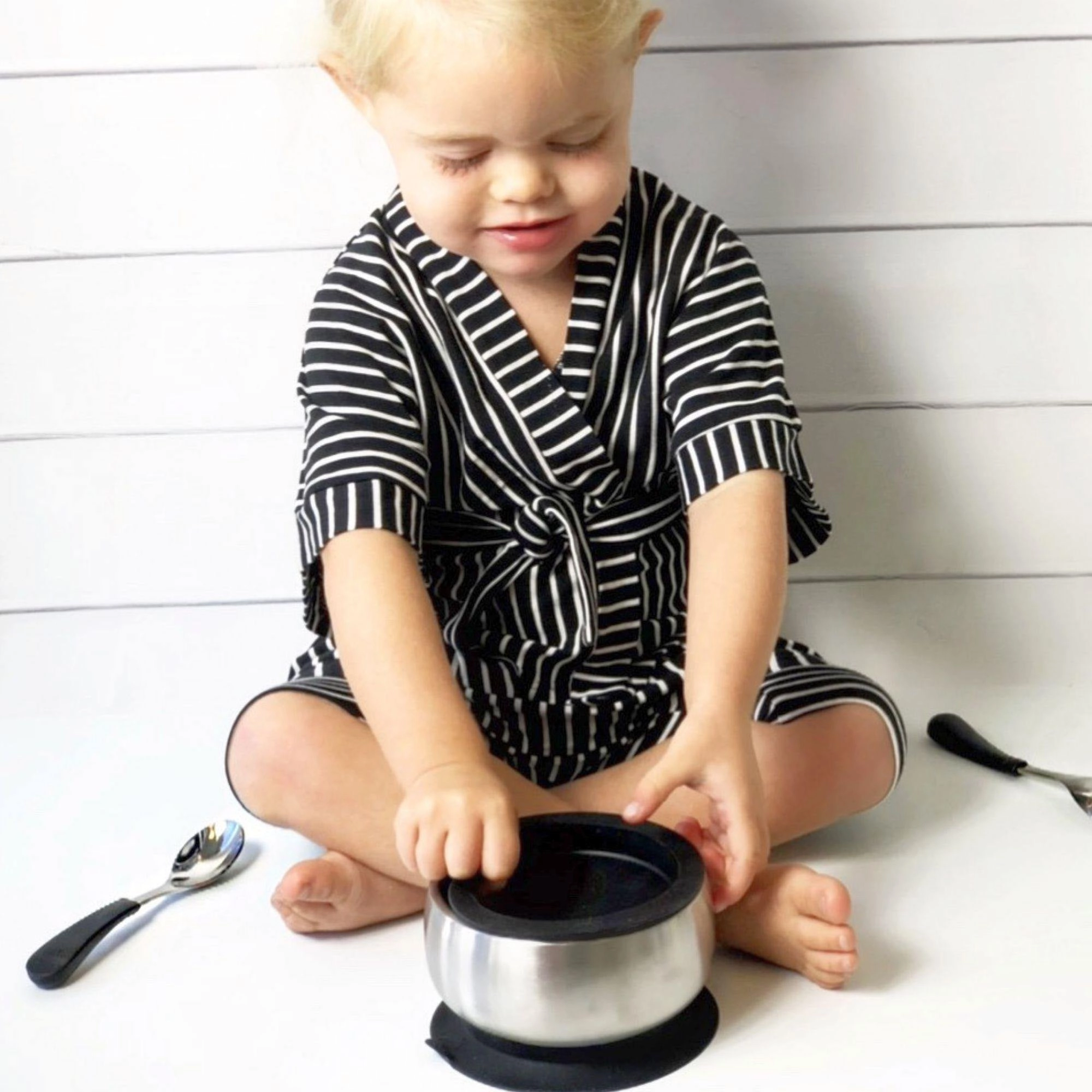 Avanchy Stainless Steel Baby Bowl With Spoon Combo   Air Tight Lid - Green