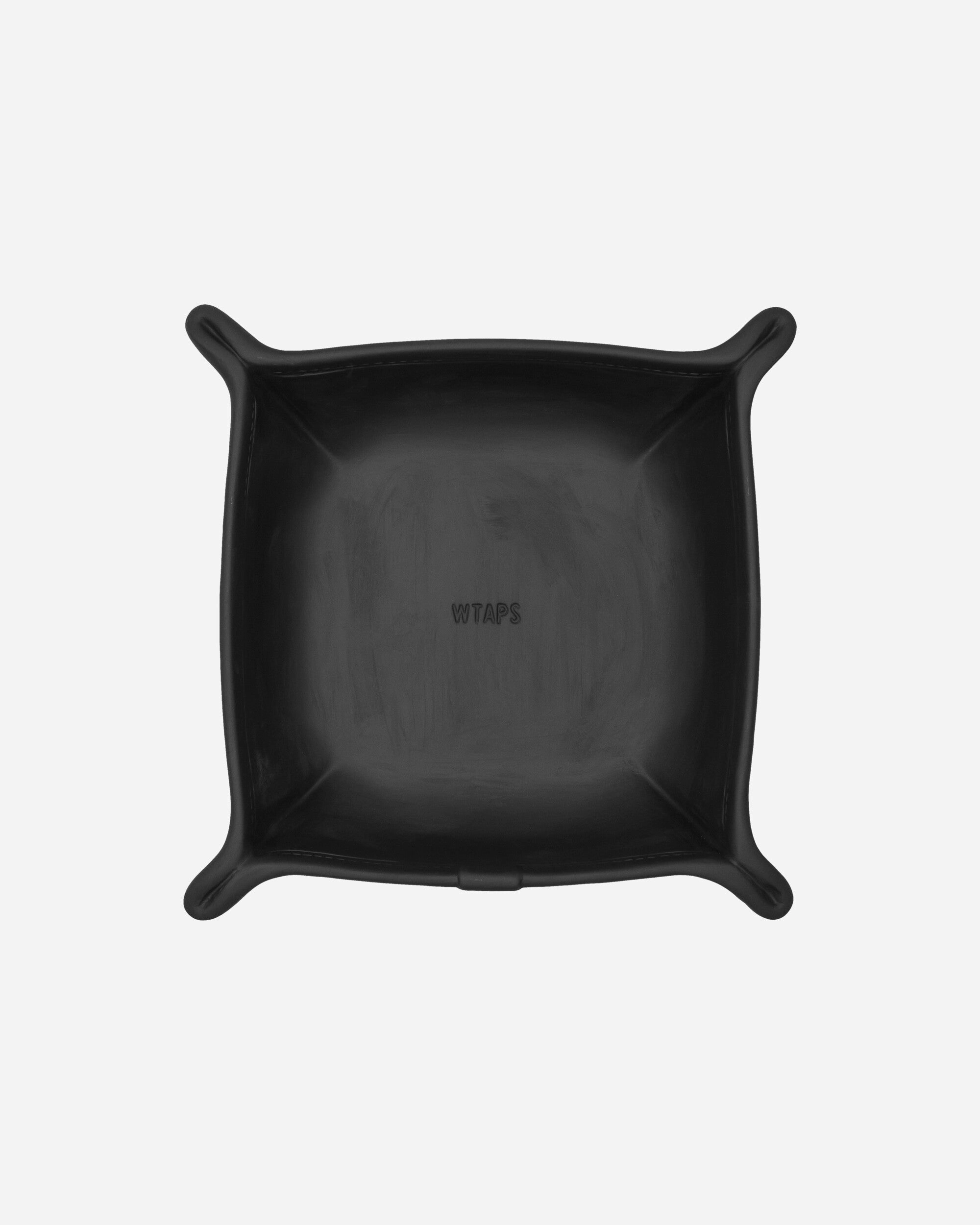 Den L Hardshell Tray Black