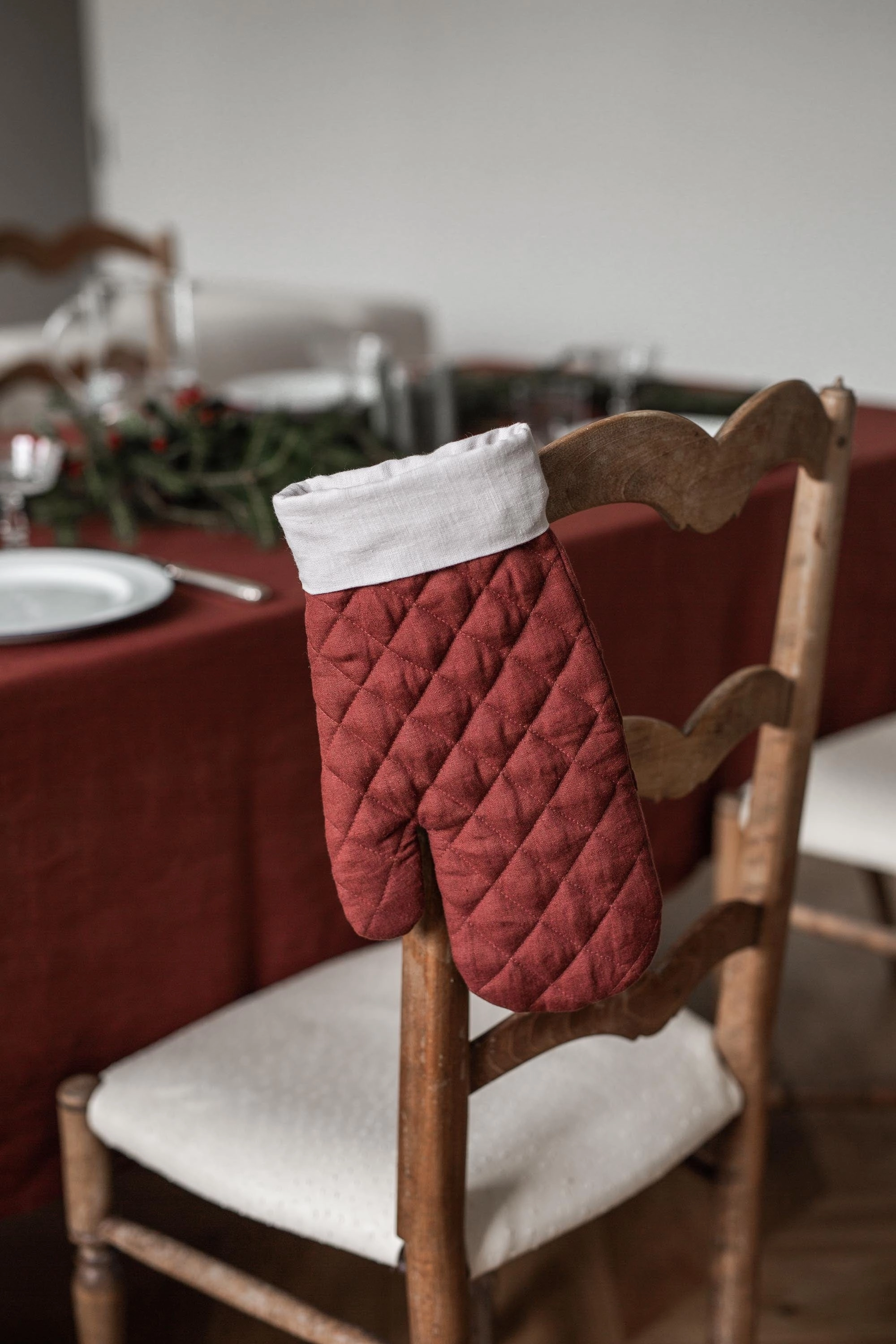 Linen Christmas Oven Mitt | Red