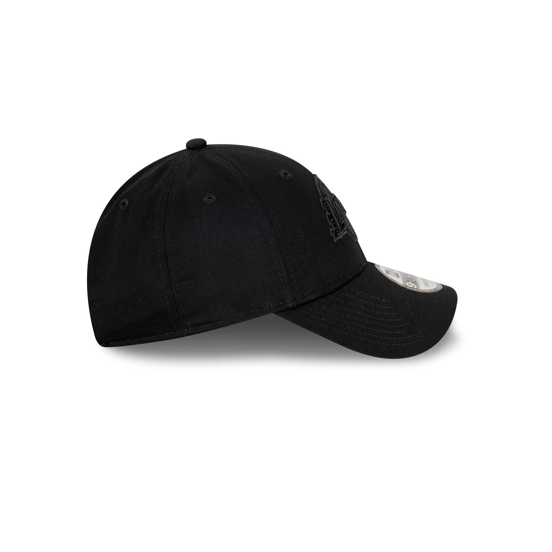 Los Angeles Lakers NBA Essentials Black on Black 9FORTY Adjustable