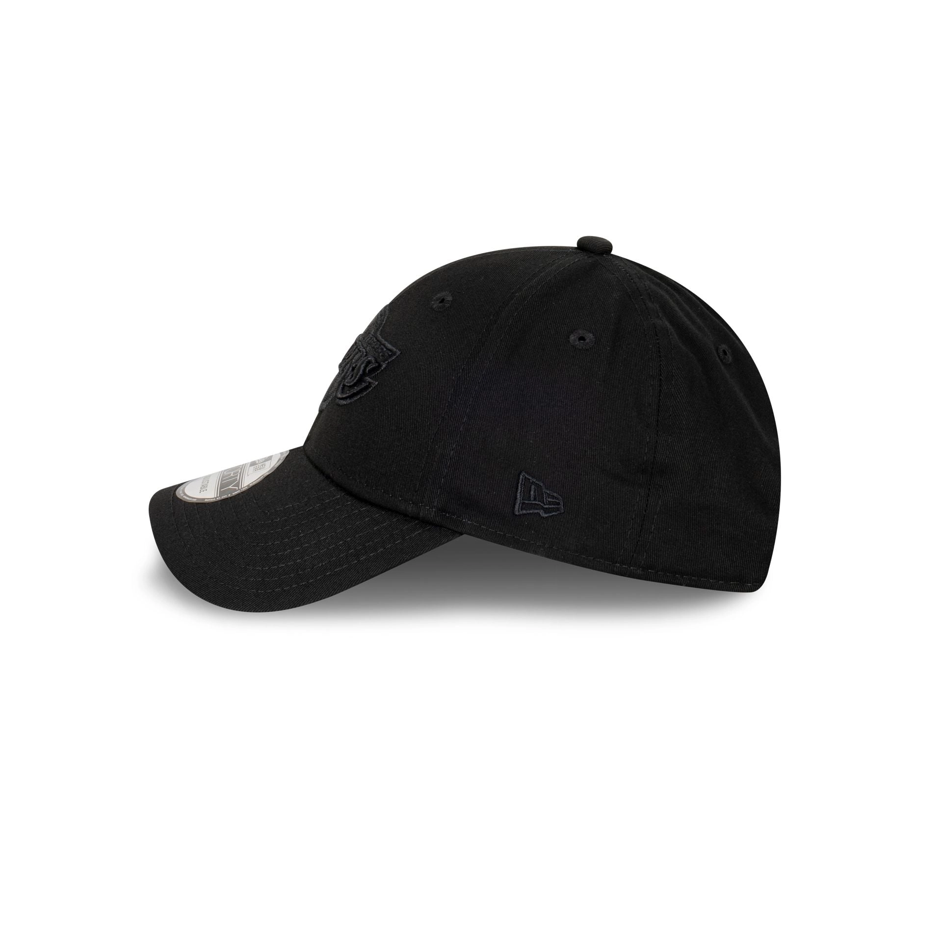 Los Angeles Lakers NBA Essentials Black on Black 9FORTY Adjustable